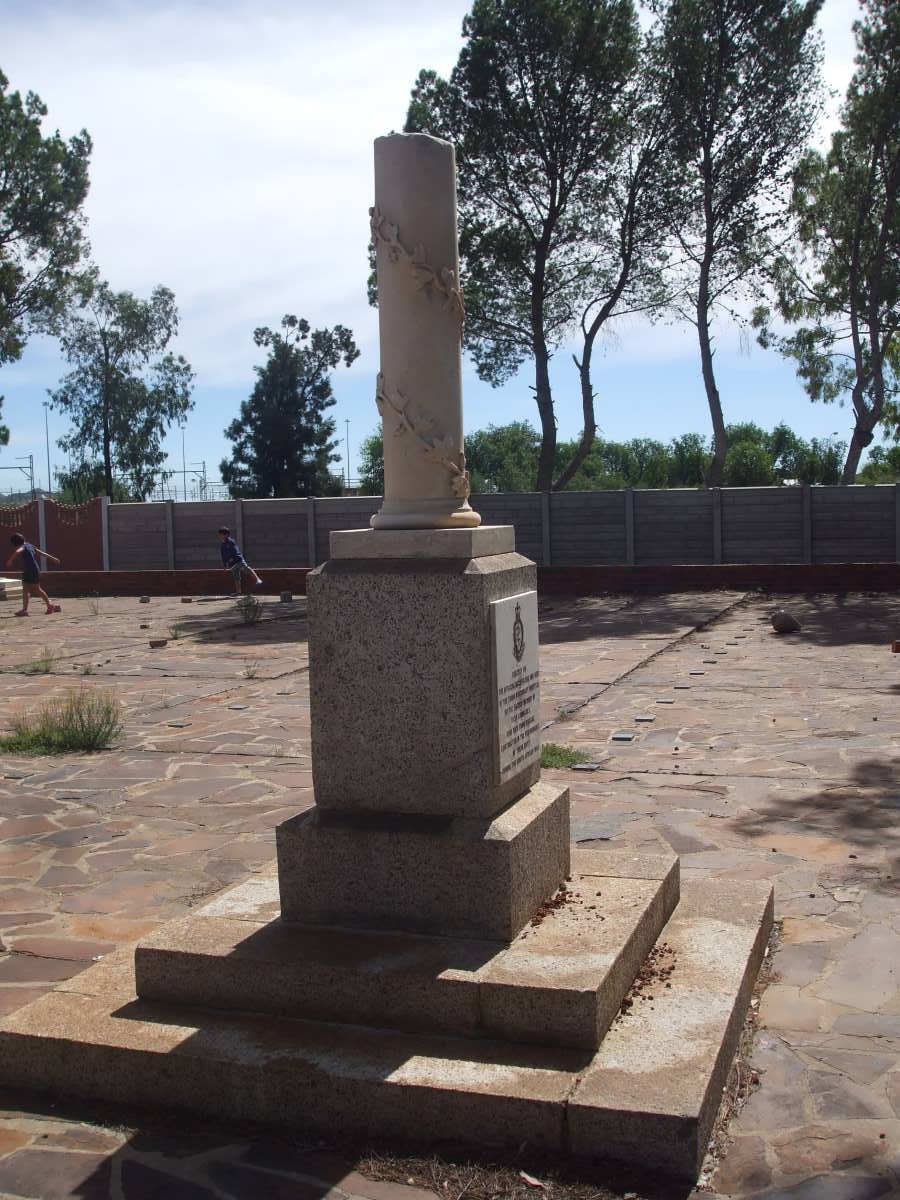 Plaque erected to men who died of disease at Third Stationary Hospital_1