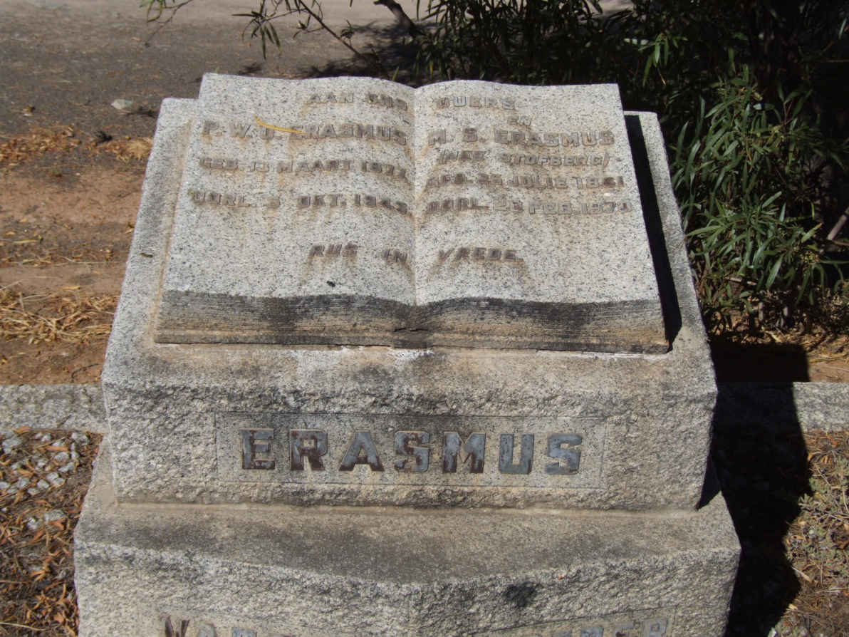 ERASMUS P.W.O. 1877-1945 &amp; M.S. STOFBERG 1881-1970