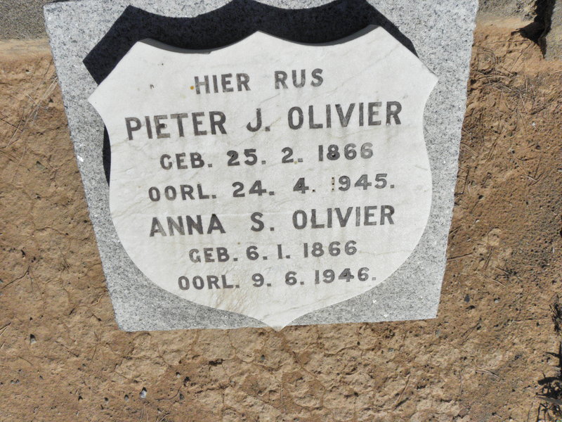 OLIVIER Pieter J. 1866-1945 &amp; Anna S. 1866-1946