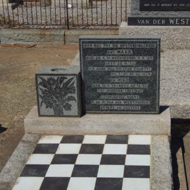 WESTHUIZEN Maxie, van der 1911-1930 :: VAN DER WESTHUIZEN Nico 1915-1915