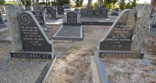 ENGELBRECHT Barend Jacobus 1899-1969 &amp; Embrensia Marthina VAN ZYL 1898-1981
