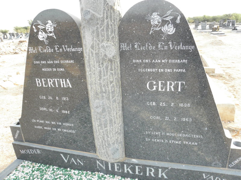 NIEKERK Gert, van 1898-1969 &amp; Bertha 1913-1982