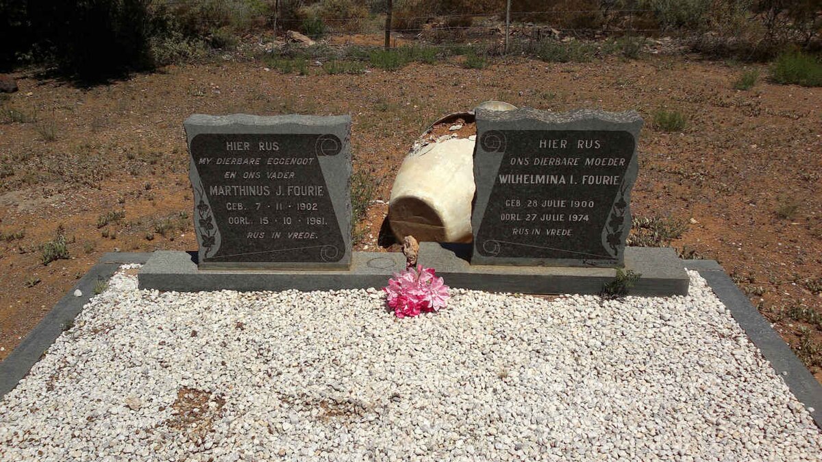 FOURIE Marthinus J. 1902-1961 &amp; Wilhelmina I. 1900-1974