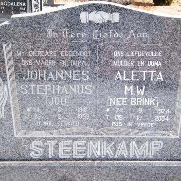 STEENKAMP Johannes Stephanus 1918-1989 &amp; Aletta M.W. BRINK 1924-2004