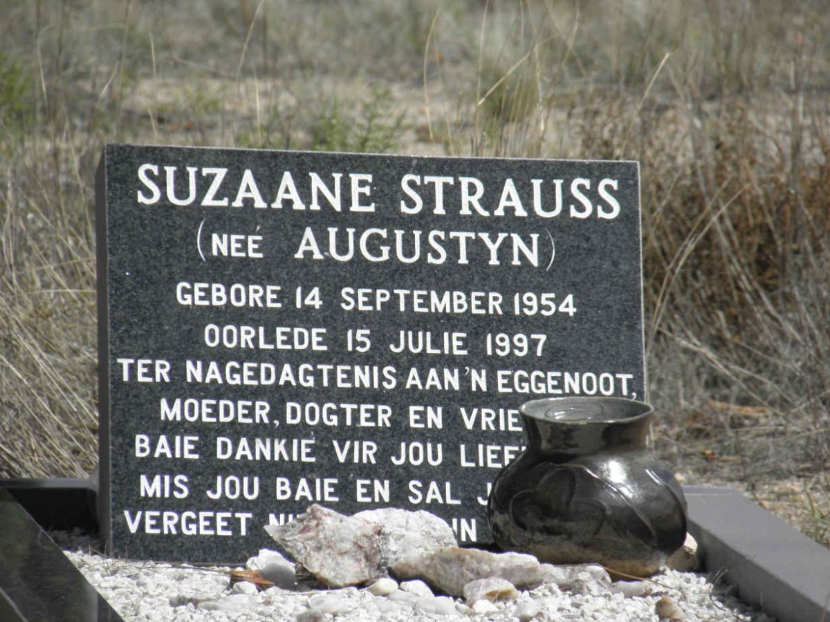 STRAUSS Suzaane nee AUGUSTYN 1954-1997