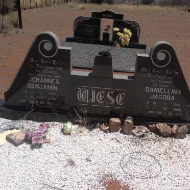WIESE Johannes Benjamin 1908-1994 &amp; Daniellina Jacoba 1914-2000