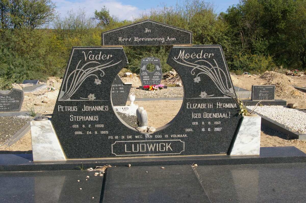 LUDWICK Petrus Johannes Stephanus 1909-1985 &amp; Elizabeth Hermina ODENDAAL 1913-2007