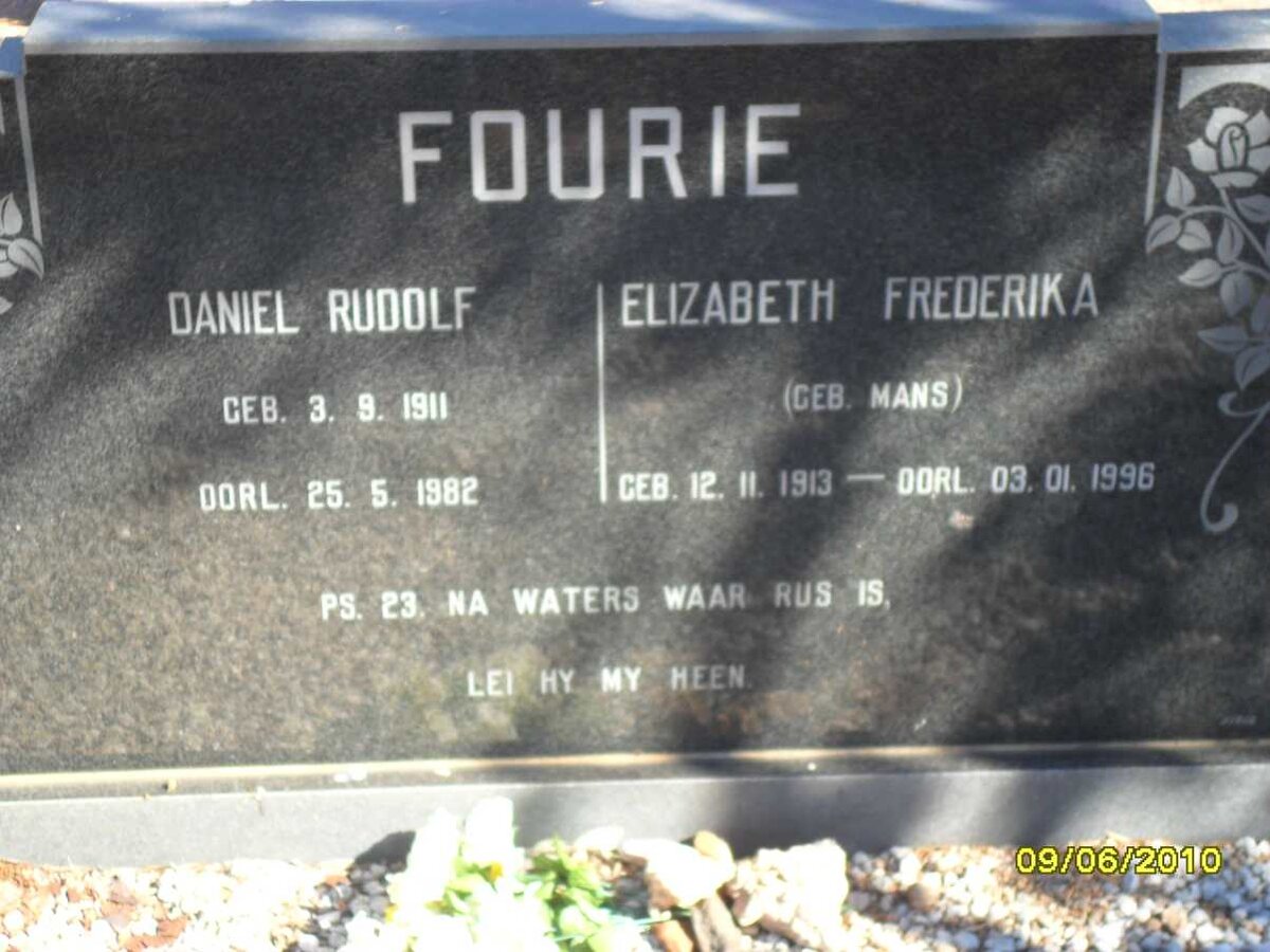 FOURIE Daniel Rudolf 1911-1982 &amp; Elizabeth Frederika MANS 1913-1996