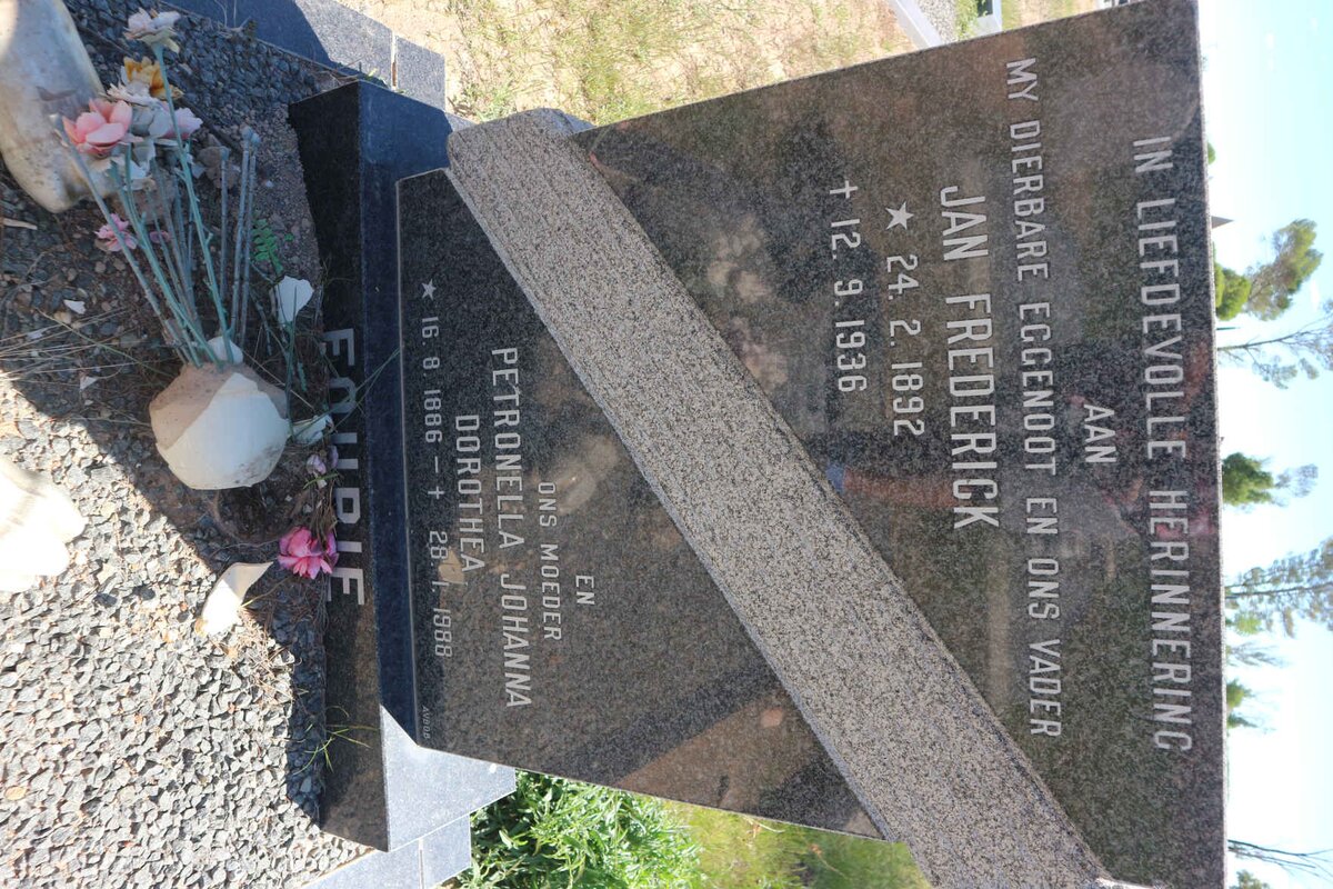 FOURIE Jan Frederick 1892-1936 &amp; Petronella Johanna Dorothea 1886-1988