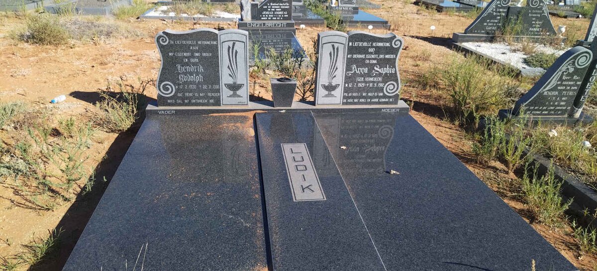 LUDIK Hendrik Rudolph 1930-19?6 & Anna Sophia VERMEULEN 1929-1982
