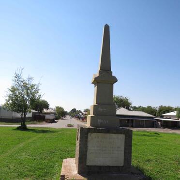 3. Gedenksteen 100 jaar / Memorial 100 years