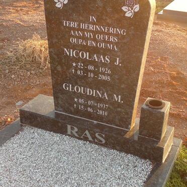 RAS Nicolaas J. 1926-2005 &amp; Gloudina M. 1937-2010