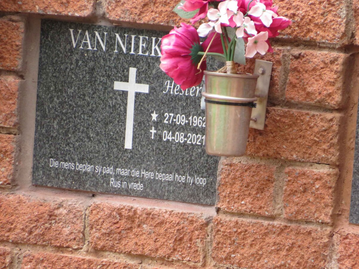 NIEK? Hester, van 1962-2021