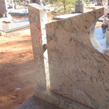 OLIVIER Hennie 1970-1996