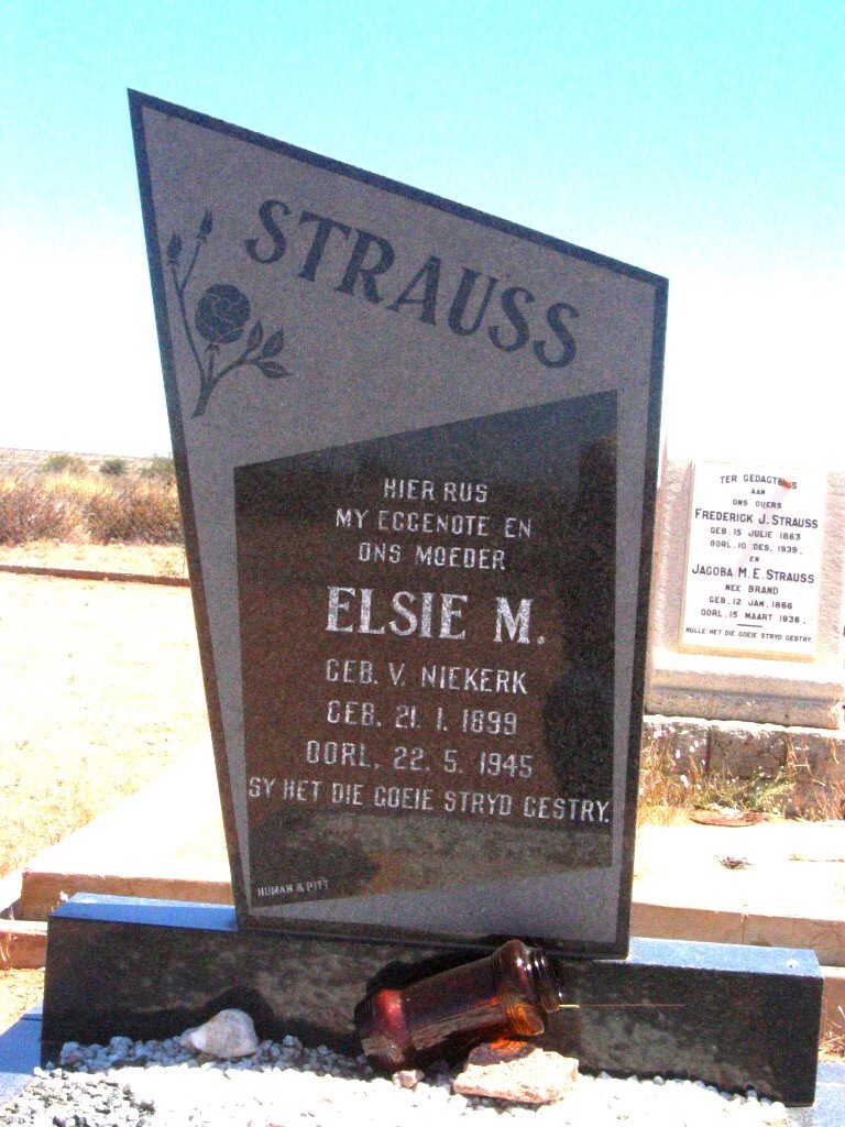 STRAUSS Elsie M. nee VAN NIEKERK 1899-1945