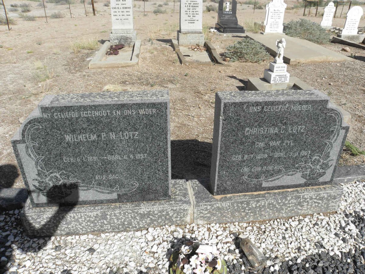 LÖTZ Wilhelm P.N. 1881-1957 &amp; Christina G. van ZYL 1888-1967