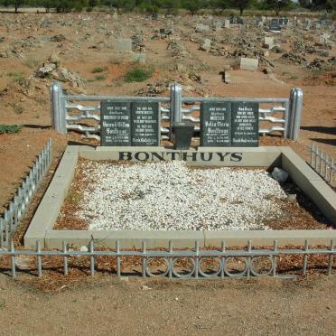 BONTHUYS Barend Willem 1890-1964 &amp; Belia Maria KOTZE 1897-1989