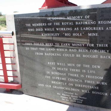 Northern Cape, KIMBERLEY, Mine museum and big hole, memorials_3