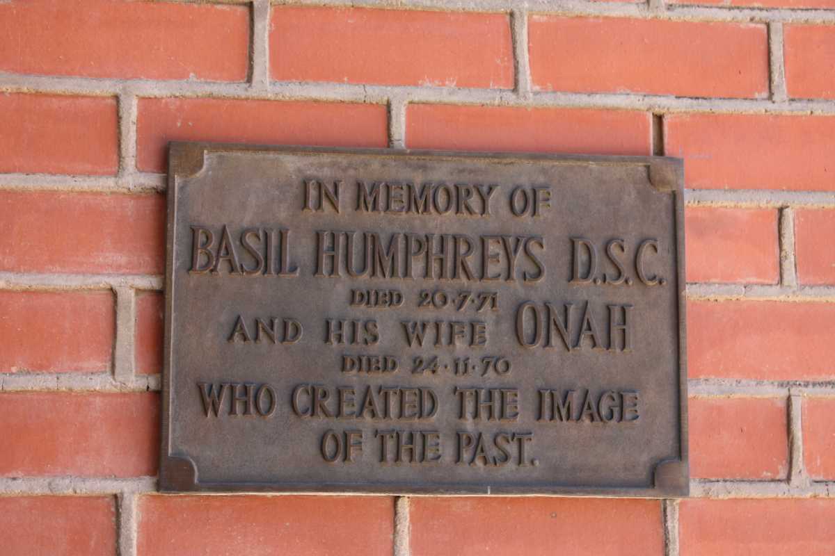 HUMPHRIES Basil -??71 &amp; Onah -??70