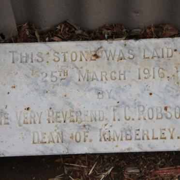 Northern Cape, KIMBERLEY, Mine museum and big hole, memorials_1