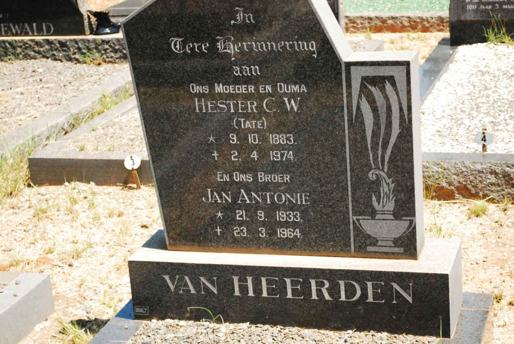HEERDEN Jan Antonie, van 1933-1964 &amp; Hester C.W. 1883-1974
