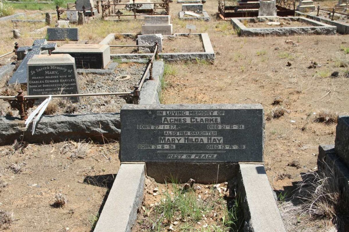 CLARKE Agnes 1857-1931 :: HAY Mary Hilda 1891-1938