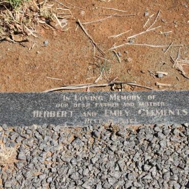 CLEMENTS Herbert -1915 &amp; Emily