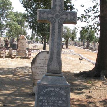 F - Vanne :: Surnames - F