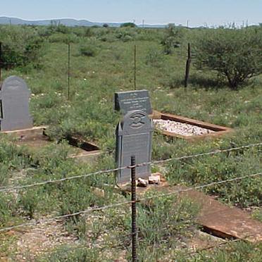 Northern Cape, KURUMAN district, King 561, farm cemetery