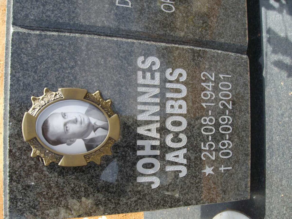 FOURIE Johannes Jacobus 1942-2001