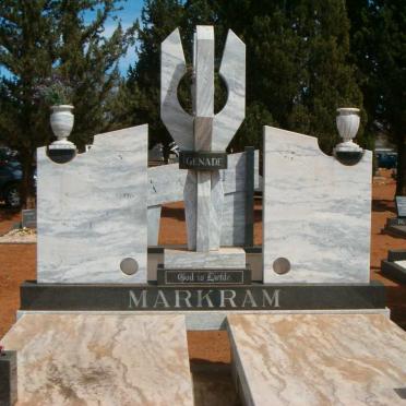 MARKRAM J.J.F. 1926-1989 &amp; Elsie DU PLESSIS 1939-