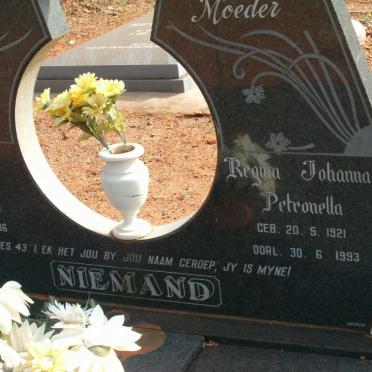 NIEMAND Barend Jacobus 1917-1986 &amp; Regina Johanna Petronella 1921-1993 