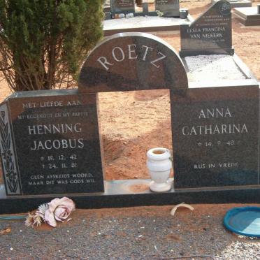 ROETZ Henning Jacobus 1942-1981 &amp; Anna Catharina 1948-