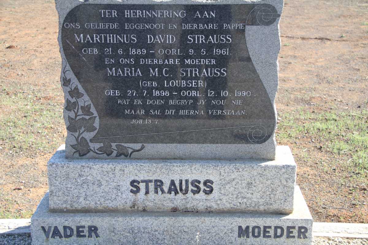 STRAUSS Marthinus David 1889-1961 &amp; Maria M.C. LOUBSER 1898-1990