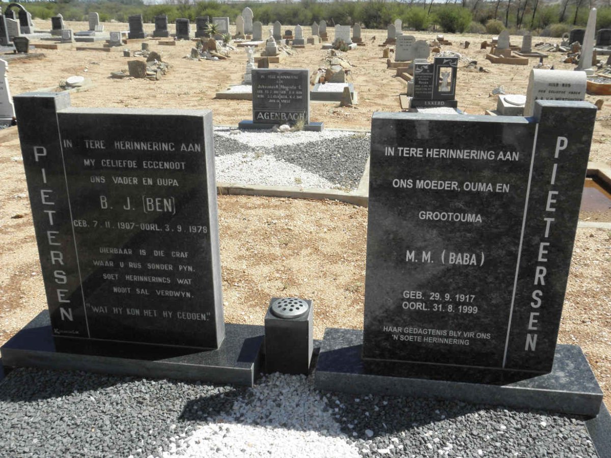 PIETERSEN B.J. 1907-1979 &amp; M.M. 1917-1999