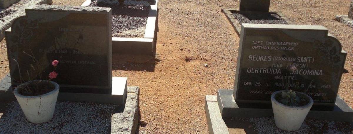 SMIT ?.W. 1909-1956 :: BEUKES Gertruida Jacomina voorheen SMIT nee THERON 1900-1983