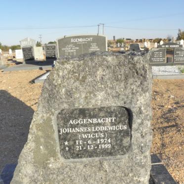 A - Surnames :: Vanne - A