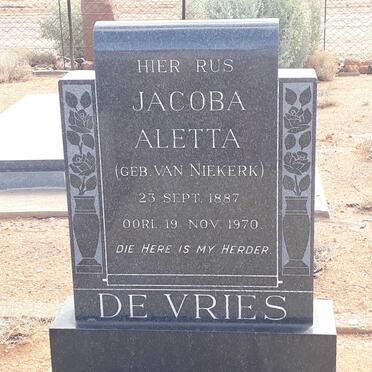 Northern Cape, NAMAQUALAND district, Koppieskraal 246, farm cemetery