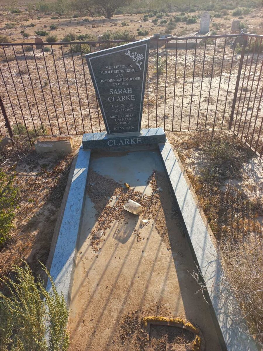 CLARKE Sarah 1911-1997