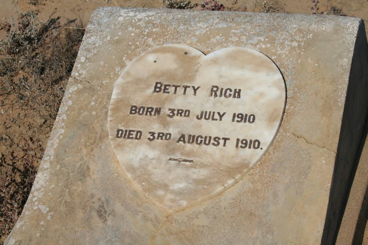 RICH Betty 1910-1910