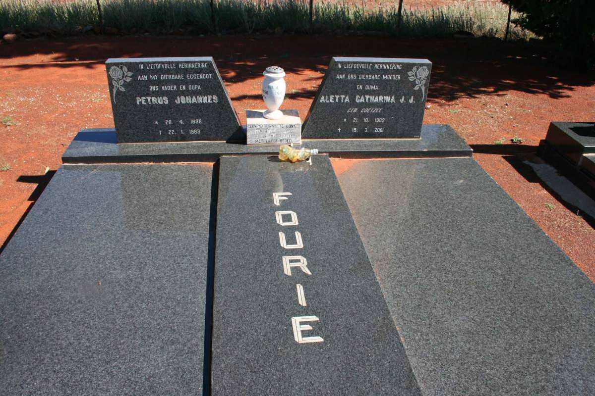FOURIE Petrus Johannes 1898-1983 &amp; Aletta Catharina J.J. COETZEE 1909-2001