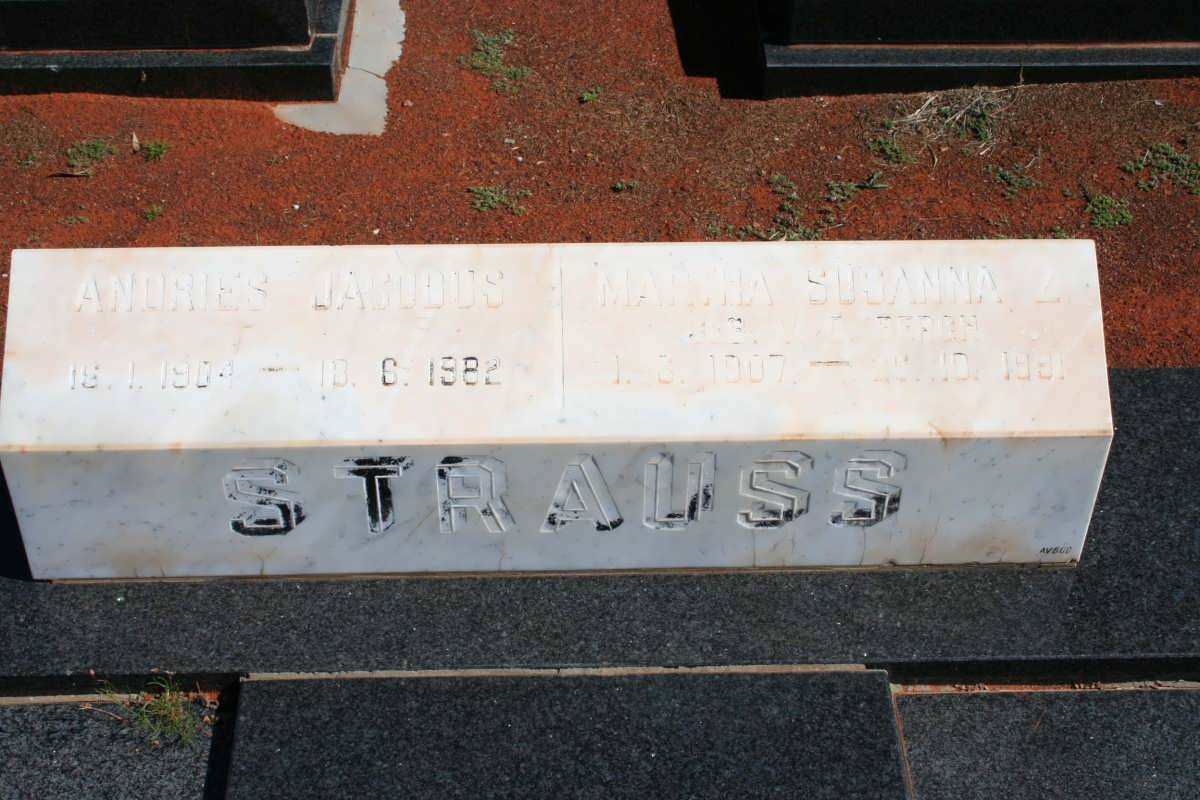 STRAUSS Andries Jacobus 1904-1982 &amp; Martha Susanna V.D. BERGH 1907-1991