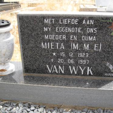 WYK P.B., van 1926-2003 &amp; M.M.E. 1923-1997