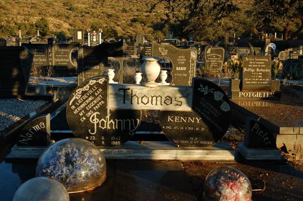 THOMAS Johnny 1942-1985 &amp; Kenny 1942-2001