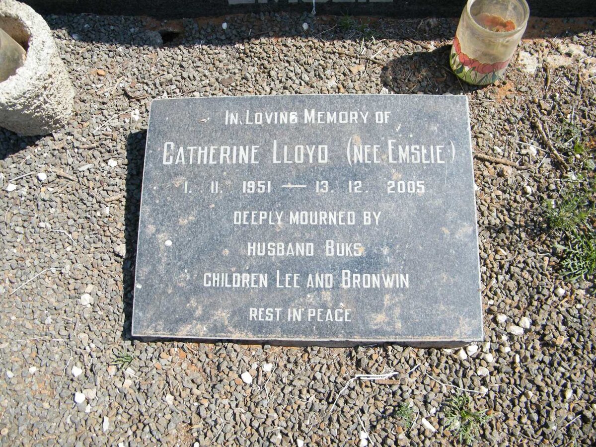 EMSLIE Geoffrey Stuart 1925-1983 &amp; Theresa Mary 1930-1998 :: LLOYD Catherine nee EMSLIE 1951-2005