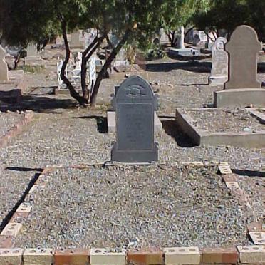 BERG Catharina A., van den nee COETZEE 1877-1957 :: VAN DEN BERG Eben 1915-1936