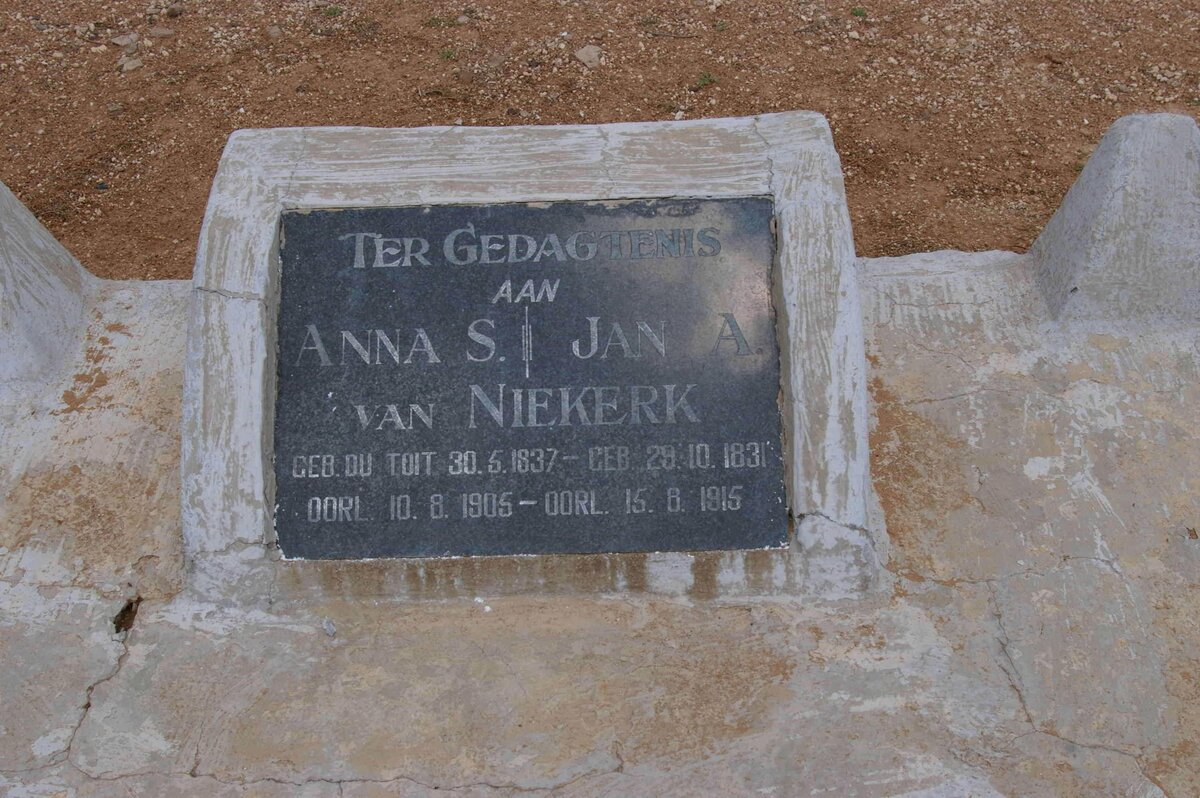 NIEKERK Jan A., van 1831-1915 &amp; Anna S. DU TOIT 1837-1905