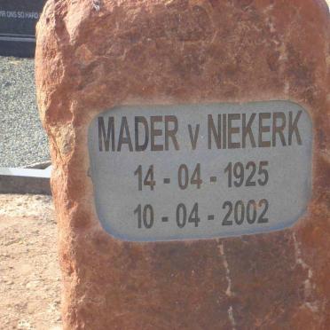 NIEKERK Mader, van 1925-2002 &amp; Freda 1930-2006