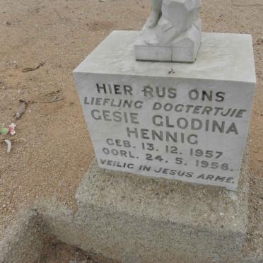 HENNIG Gesie Glodina 1957-1958