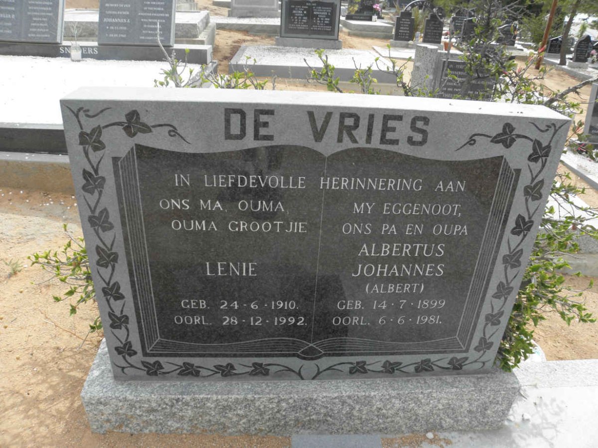 VRIES Albertus Johannes, de 1899-1981 &amp; Lenie 1910-1992